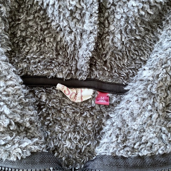 SO Fuzzy Zip Uo Sweatshirt - Picture 4 of 6